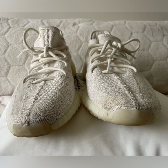 Yeezy Boost 350 V2 Bone - Picture 2 of 11